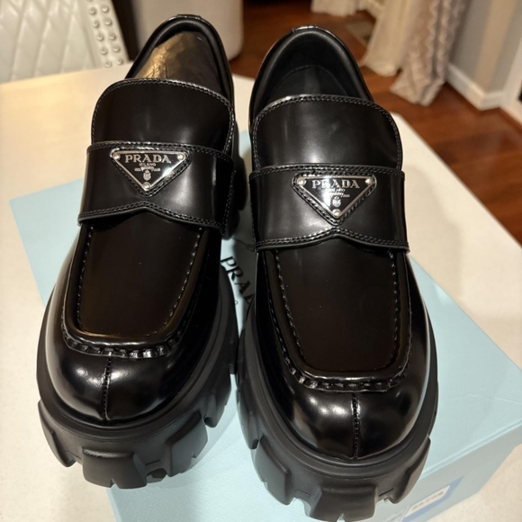 Prada Women's Black Loafers - Picture 1 of 4